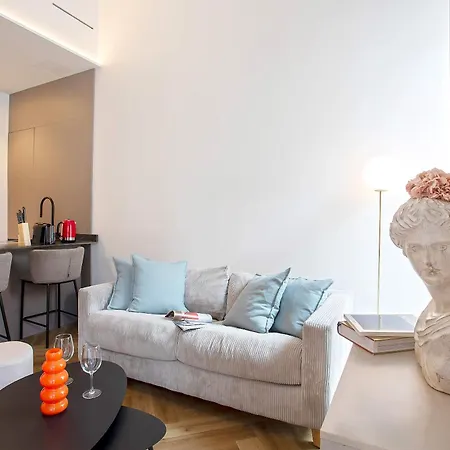 Global Adriano Luxury * סביליה